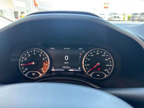 Used 2016 Jeep Renegade Trailhawk AWD/4WD image 3