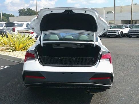 New 2026 Hyundai Elantra Limited image 22