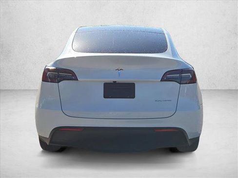 Used 2024 Tesla Model Y Long Range AWD/4WD image 7