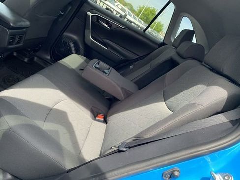 Used 2019 Toyota RAV4 XLE w/ Convenience Package image 10