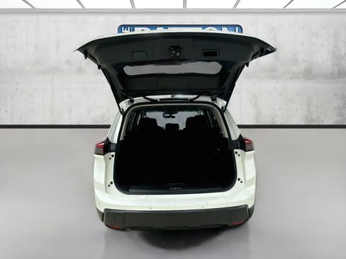 Used 2024 Nissan Rogue S AWD/4WD image 24