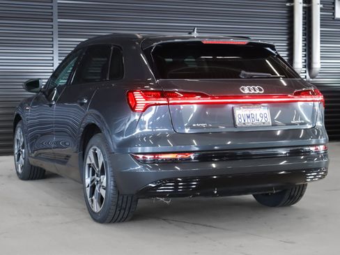 Used 2021 Audi e-tron Premium w/ Convenience Plus Package image 2