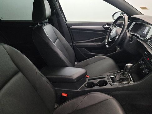 Used 2019 Volkswagen Jetta SE w/ Cold Weather Package FWD image 21