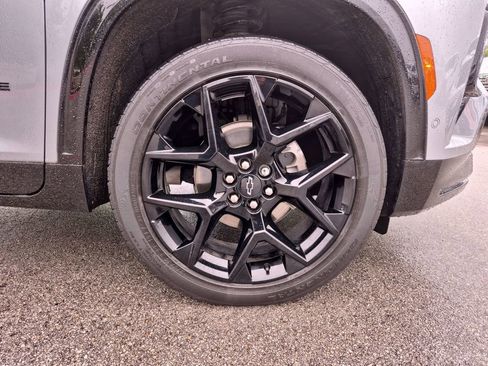 Used 2024 Chevrolet Traverse RS image 14