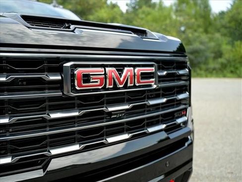 New 2026 GMC Sierra 2500 AT4 w/ AT4 Premium Plus Package AWD/4WD image 15