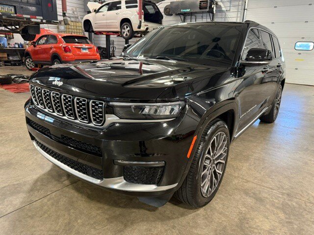 Used 2025 Jeep Grand Cherokee L Summit AWD/4WD image 37