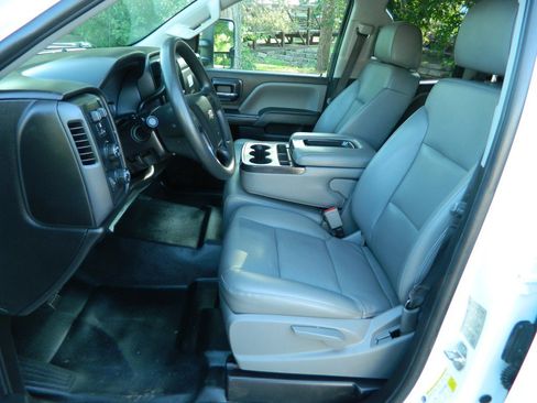 Used 2017 Chevrolet Silverado 1500 W/T AWD/4WD image 16