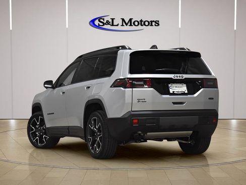 New 2026 Jeep Cherokee Overland w/ Trailer Tow Group AWD/4WD image 4