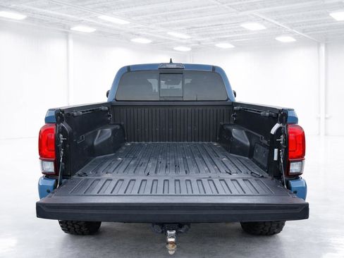Used 2019 Toyota Tacoma SR5 image 8