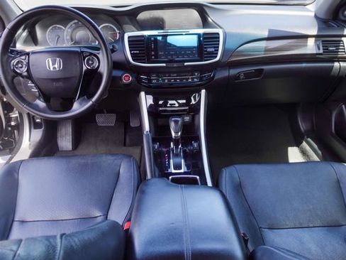 Used 2017 Honda Accord EX-L image 4