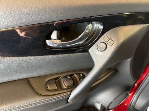 Used 2021 Nissan Rogue Sport SL image 19