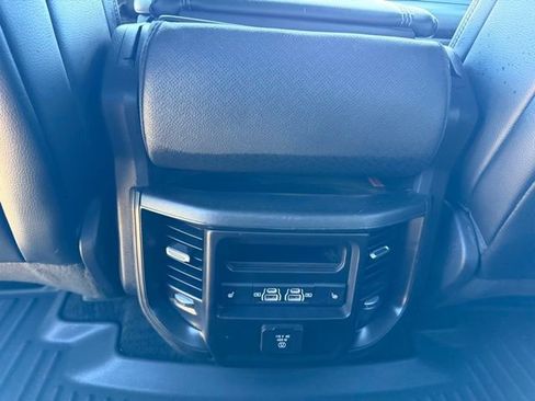 Used 2025 RAM 1500 Laramie AWD/4WD image 15