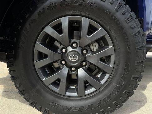 Used 2023 Toyota Tacoma SR5 RWD image 9