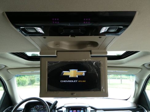 Used 2017 Chevrolet Tahoe Premier AWD/4WD image 36
