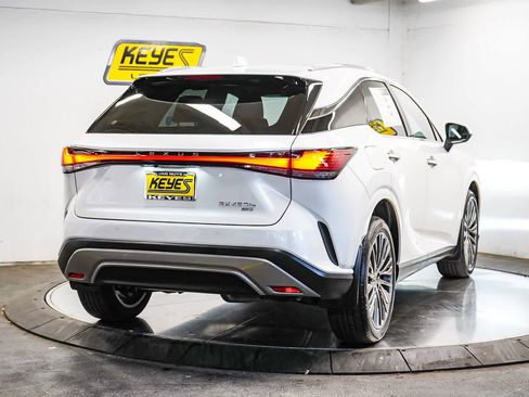 Used 2025 Lexus RX 450h Luxury w/ Convenience Package AWD/4WD image 4