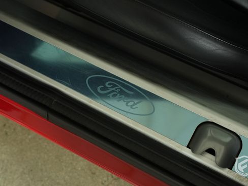 Used 2005 Ford GT image 27