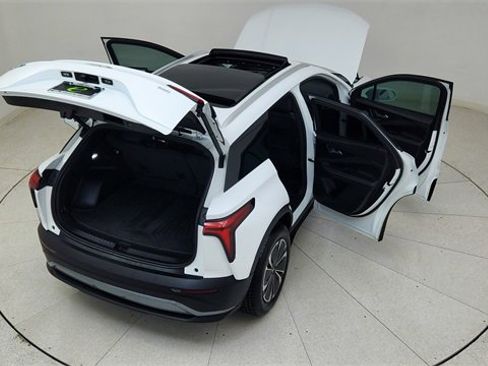 Used 2024 Chevrolet Blazer EV LT image 86