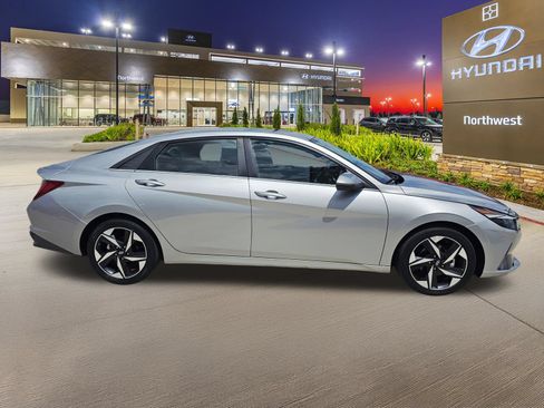 Used 2023 Hyundai Elantra Limited FWD image 6