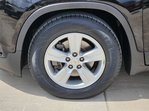 Used 2021 Chevrolet Trax LS FWD image 11