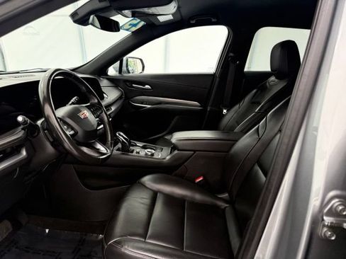 Used 2025 Cadillac XT4 Premium Luxury FWD image 12