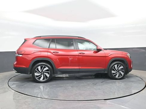 Used 2024 Volkswagen Atlas SE AWD/4WD image 3