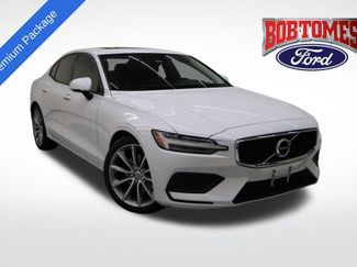 Used 2020 Volvo S60 T5 Momentum image 1