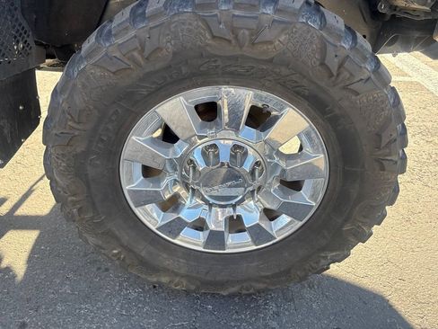 Used 2016 GMC Sierra 2500 Denali w/ Duramax Plus Package AWD/4WD image 17