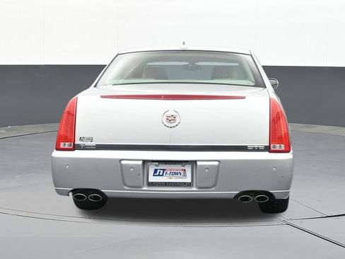 Used 2010 Cadillac DTS Luxury image 11