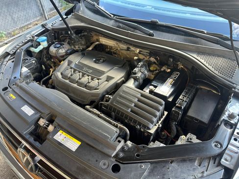 Used 2022 Volkswagen Tiguan SE R-Line image 30