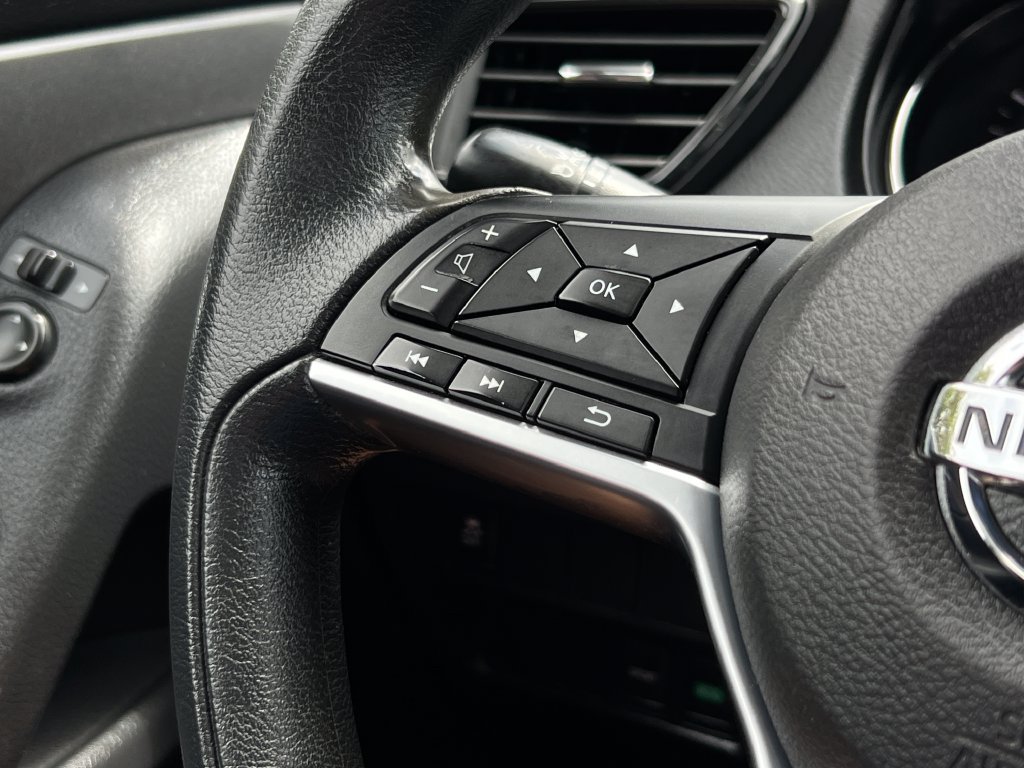Used 2017 Nissan Rogue S FWD image 24