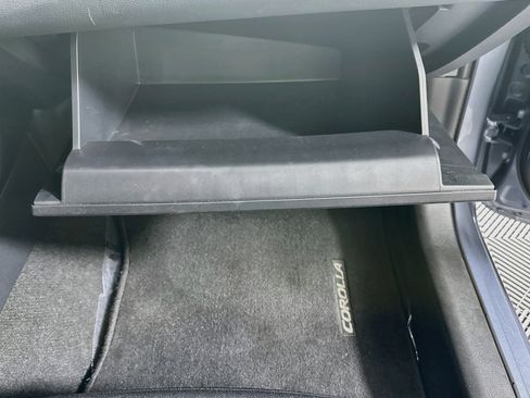 Used 2024 Toyota Corolla LE FWD image 31