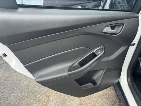 Used 2018 Ford Focus SE FWD image 20