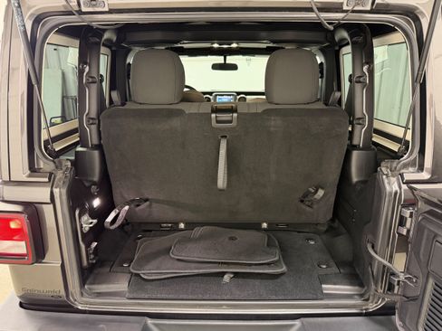 Used 2019 Jeep Wrangler Sport AWD/4WD image 30