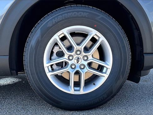 New 2025 Ford Explorer Active image 10