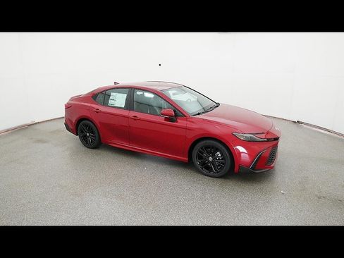 Used 2026 Toyota Camry SE FWD image 9