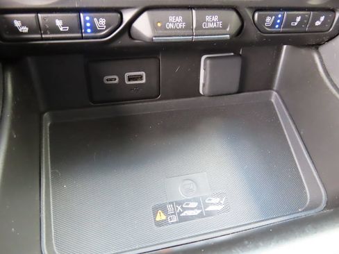 Certified 2024 GMC Yukon AT4 AWD/4WD image 8