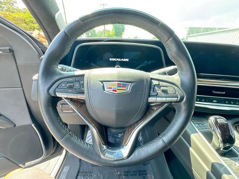Used 2024 Cadillac Escalade ESV Sport Platinum AWD/4WD image 16