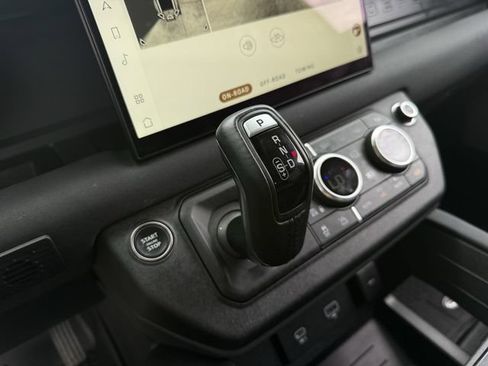 Used 2023 Land Rover Defender 130 X-Dynamic SE AWD/4WD image 20