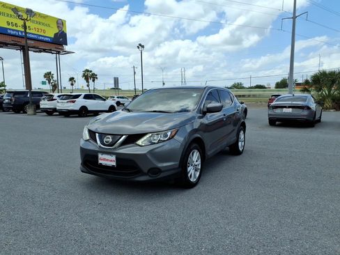 Used 2019 Nissan Rogue Sport S w/ Appearance Package FWD image 4