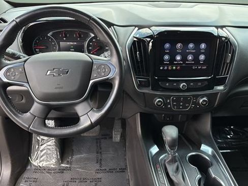 Used 2022 Chevrolet Traverse LT FWD image 10