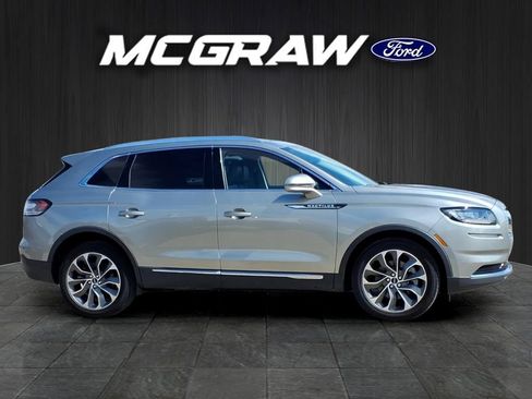Used 2023 Lincoln Nautilus Reserve AWD/4WD image 4