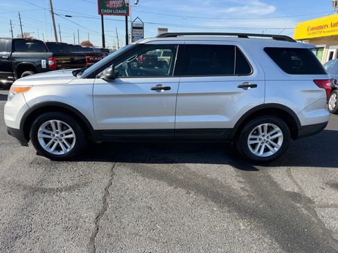 Used 2015 Ford Explorer FWD image 2