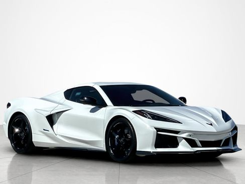 Used 2026 Chevrolet Corvette E-Ray w/ Stealth Interior Trim Package AWD/4WD image 7