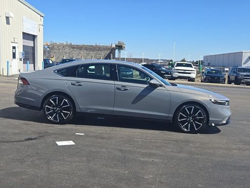 Certified 2025 Honda Accord Touring image 10