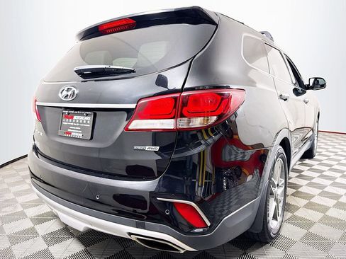 Used 2017 Hyundai Santa Fe SE image 7