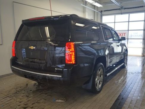 Used 2017 Chevrolet Suburban Premier image 16