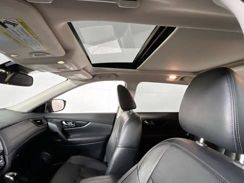 Used 2020 Nissan Rogue SL w/ Premium Package image 22