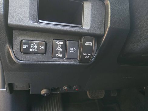 Used 2019 Toyota Tacoma TRD Off-Road w/ Technology Package AWD/4WD image 25