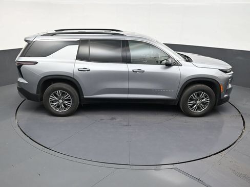 Used 2024 Chevrolet Traverse LS FWD image 15