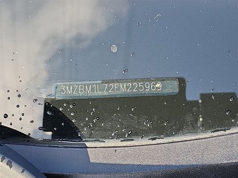 Used 2015 MAZDA MAZDA3 i Touring image 17